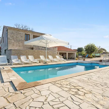 Nyaraló Amazing In With Outdoor Swimming Pool *